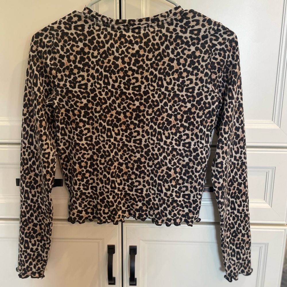 🦋American Eagle Cheetah Shirt - Picture 2 of 4